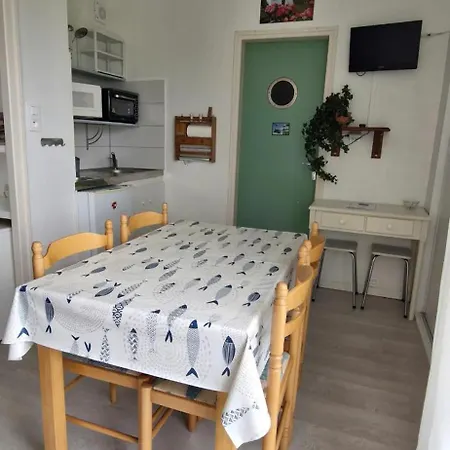 30m - Marina 5 - 31 Allee Des Pinons - 1-1 דירה *