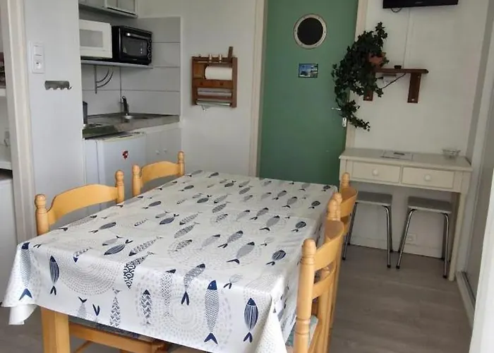 30m - Marina 5 - 31 Allee Des Pinons - 1-1 דירה *